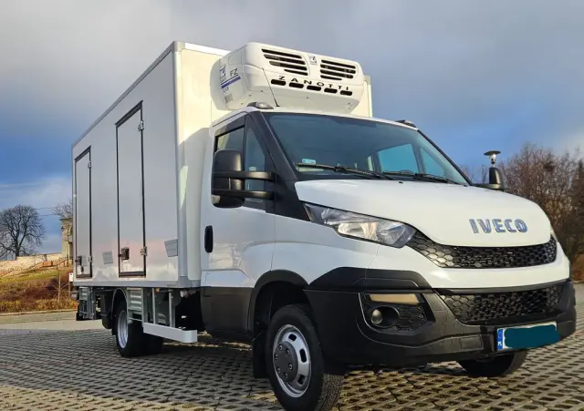 IVECO Daily 50-150 Chłodnia/ Mroźnia Dwie Komory, Wejście 400V, Winda 1000 kg. 