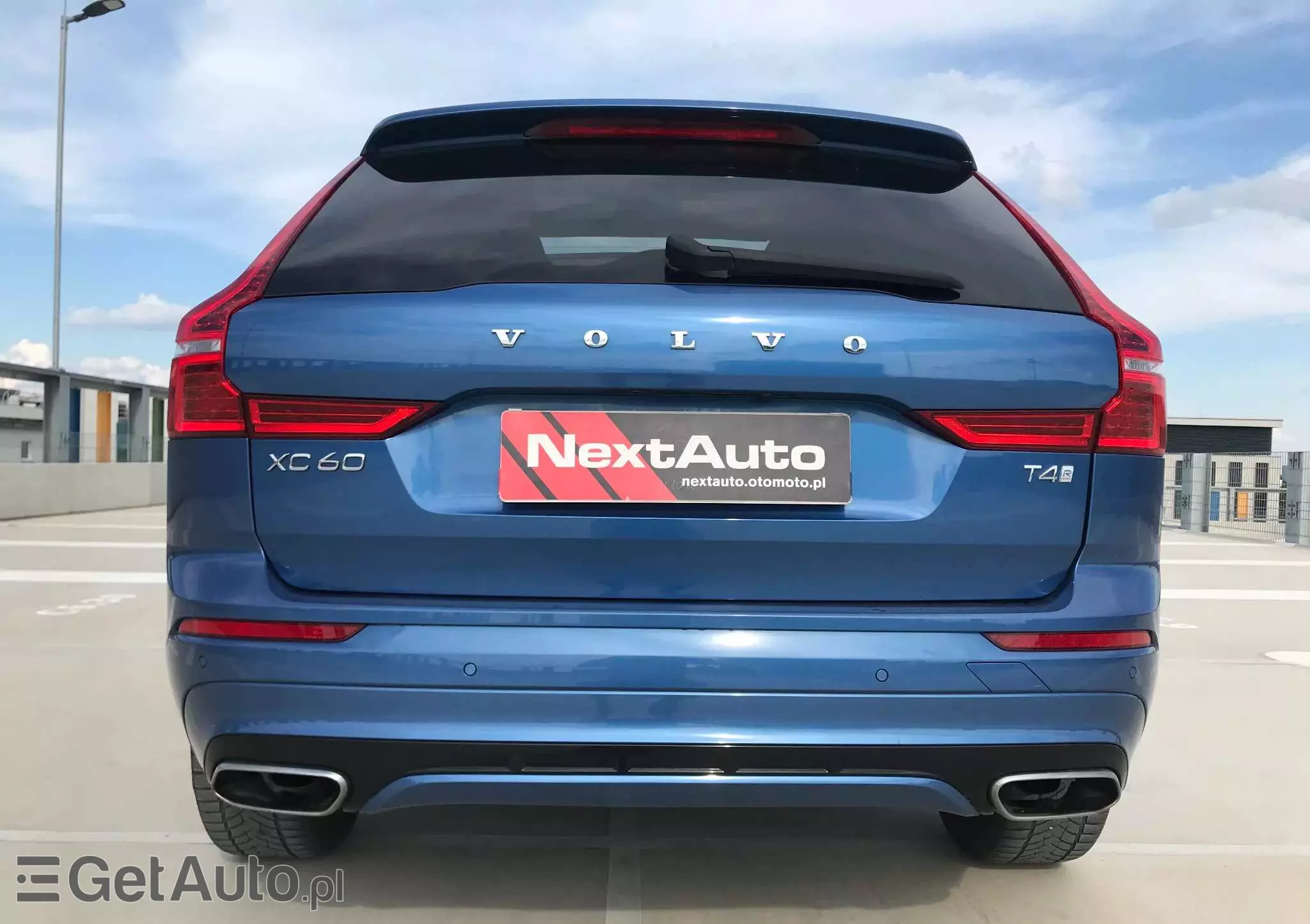 VOLVO XC 60 T4 R-Design