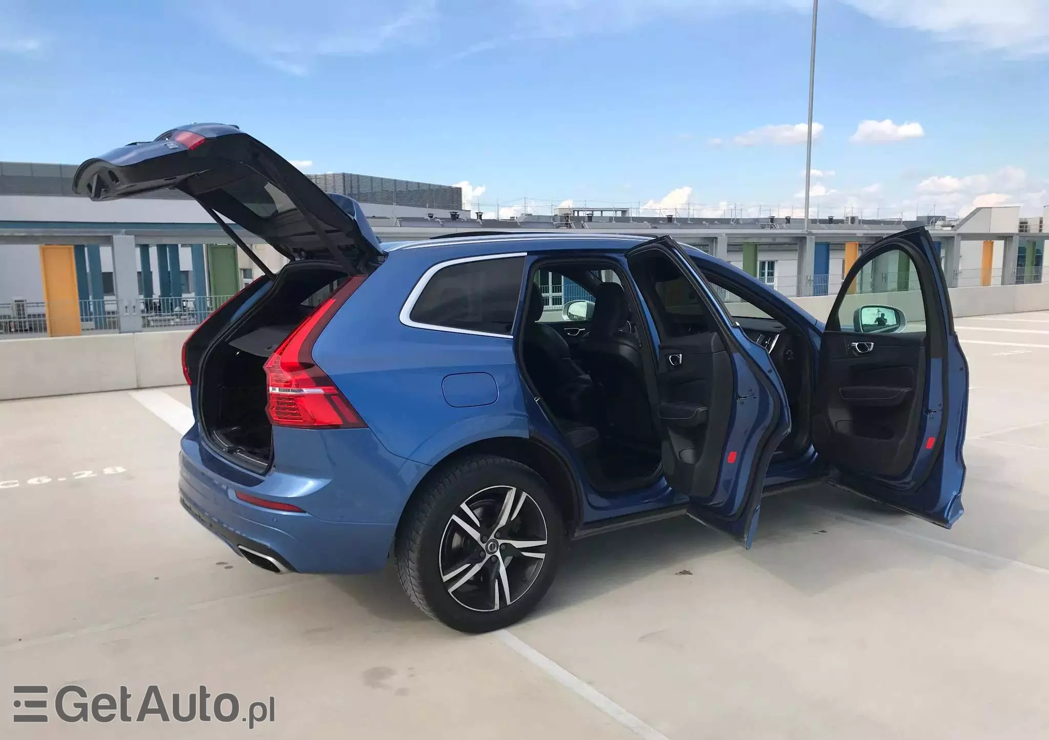 VOLVO XC 60 T4 R-Design