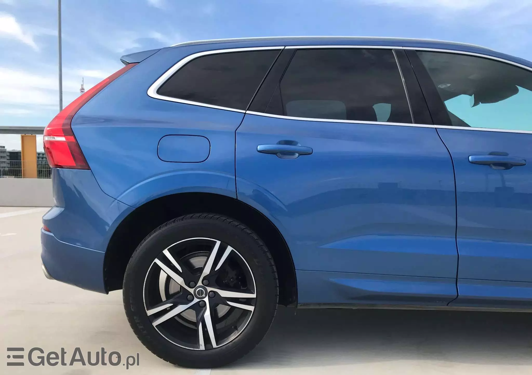 VOLVO XC 60 T4 R-Design