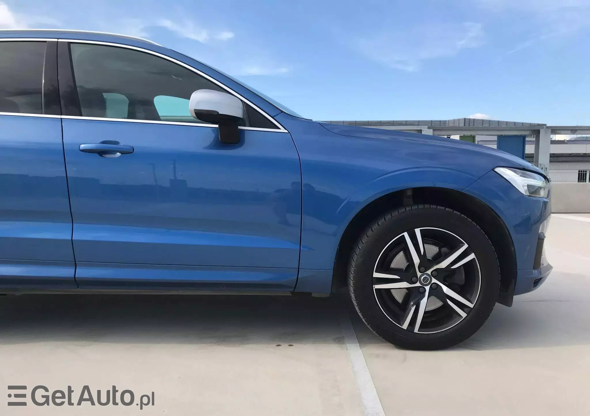 VOLVO XC 60 T4 R-Design