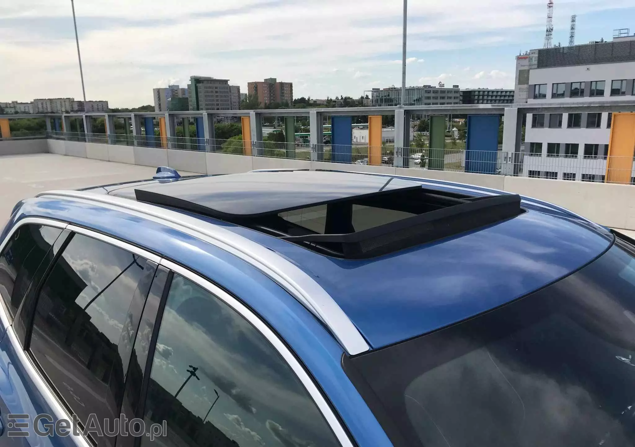 VOLVO XC 60 T4 R-Design