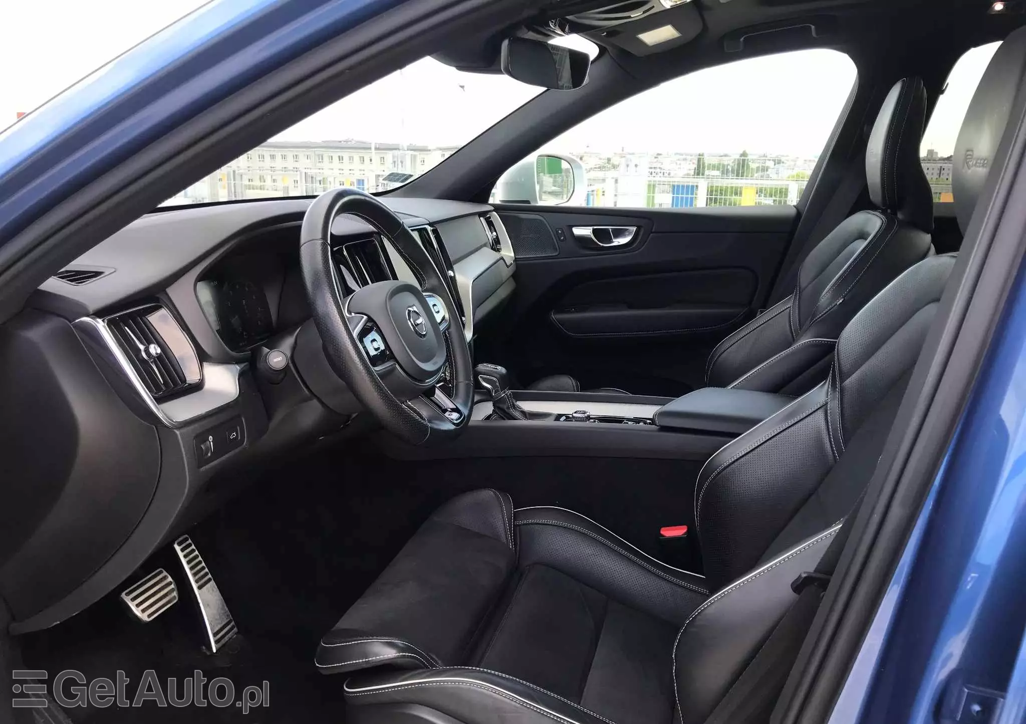 VOLVO XC 60 T4 R-Design