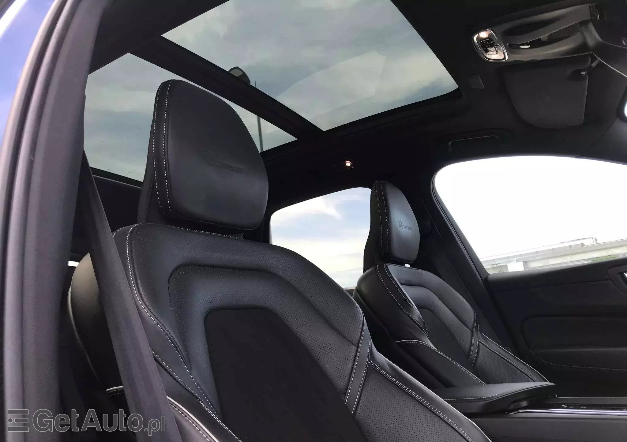 VOLVO XC 60 T4 R-Design