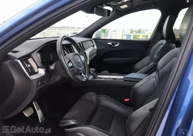 VOLVO XC 60 T4 R-Design