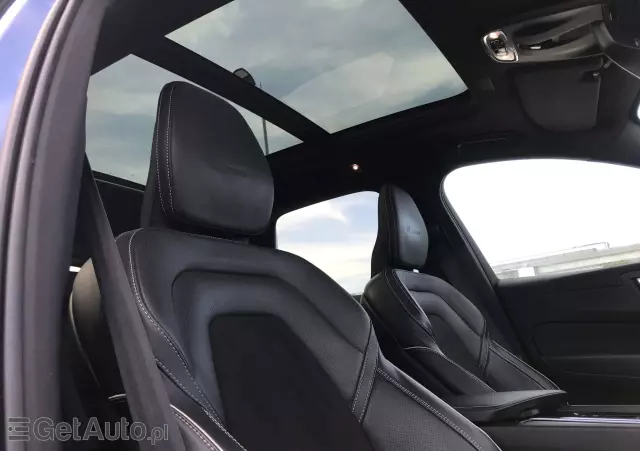 VOLVO XC 60 T4 R-Design