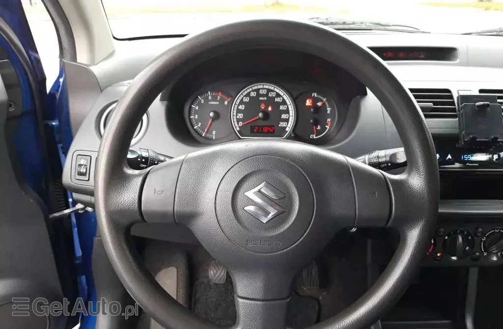 SUZUKI Swift 