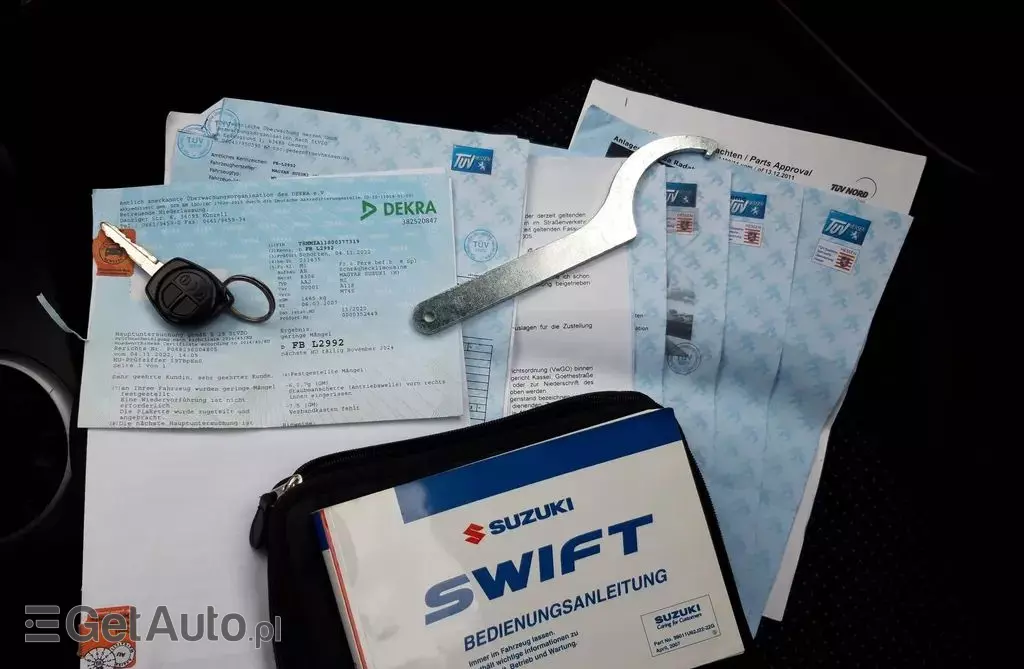 SUZUKI Swift 