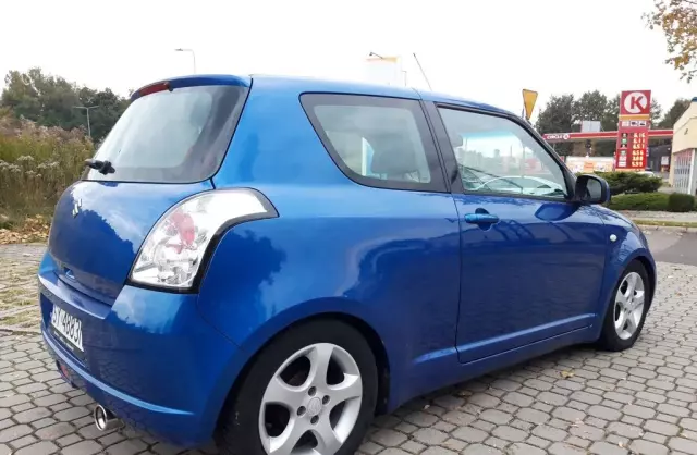 SUZUKI Swift 