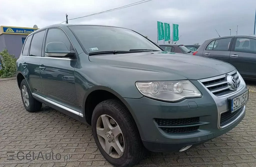 VOLKSWAGEN Touareg 
