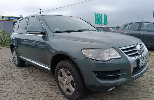 VOLKSWAGEN Touareg 