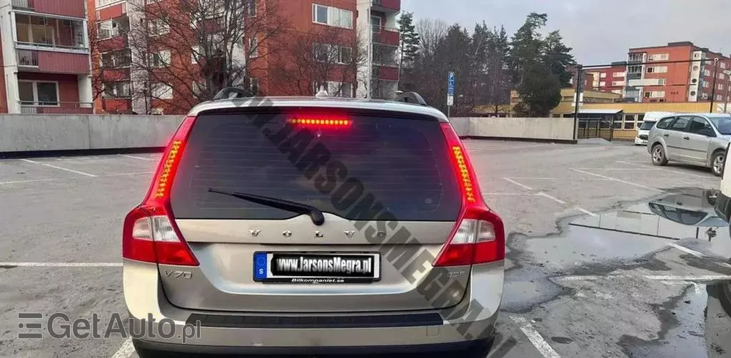 VOLVO V70 