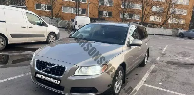 VOLVO V70 