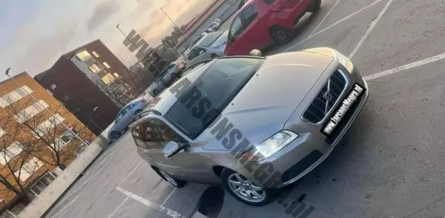 VOLVO V70 