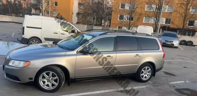 VOLVO V70 