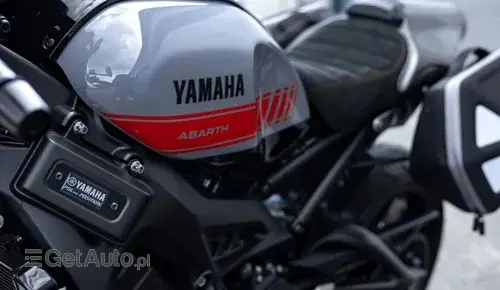 YAMAHA XSR 900 