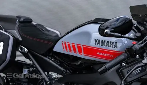 YAMAHA XSR 900 