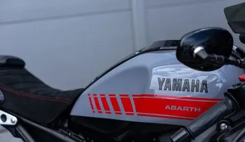 YAMAHA XSR 900 