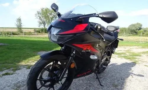 SUZUKI Gsx 