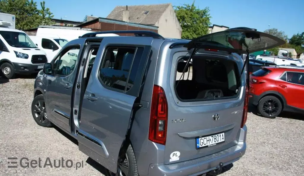 TOYOTA Proace 