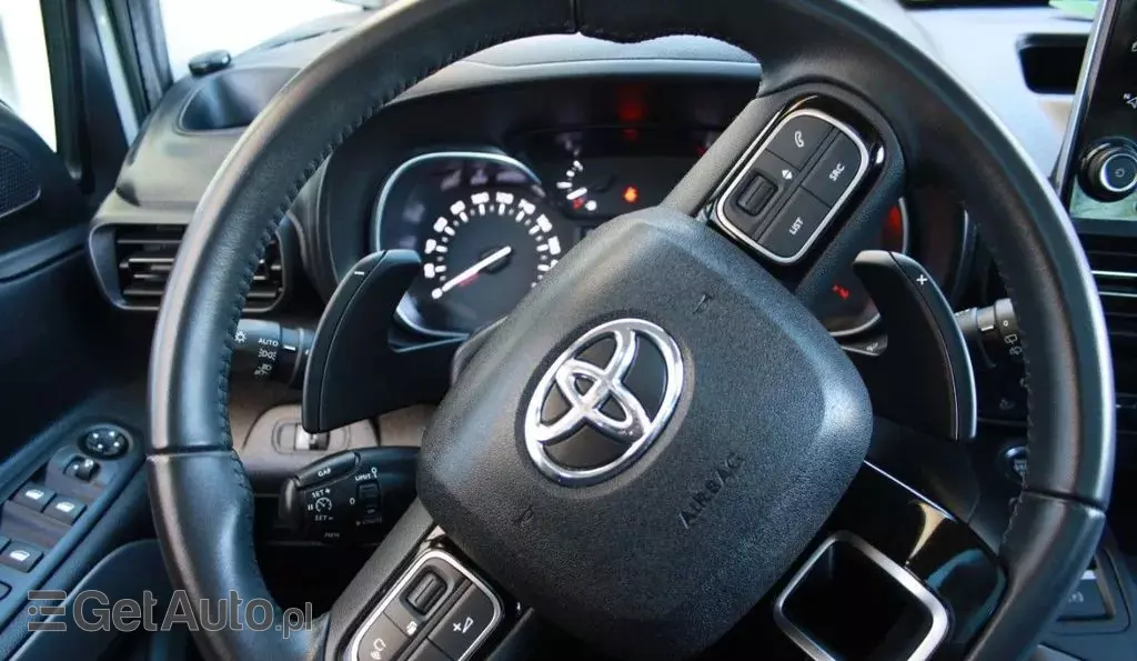 TOYOTA Proace 