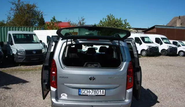 TOYOTA Proace 