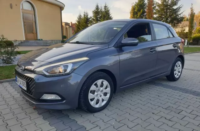 HYUNDAI I20 