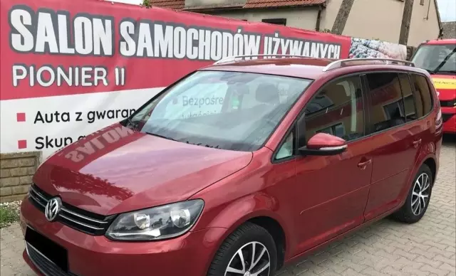 VOLKSWAGEN Touran 