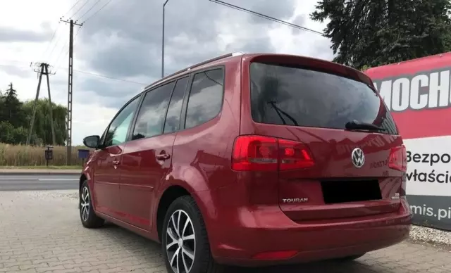 VOLKSWAGEN Touran 