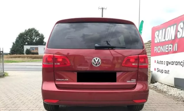 VOLKSWAGEN Touran 