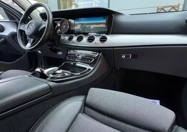 MERCEDES-BENZ Klasa E 220 d