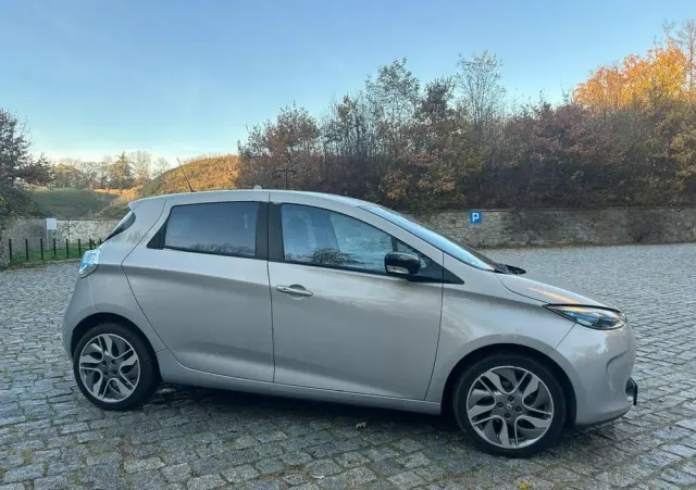 RENAULT Zoe 