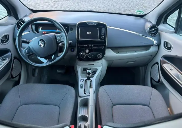 RENAULT Zoe 