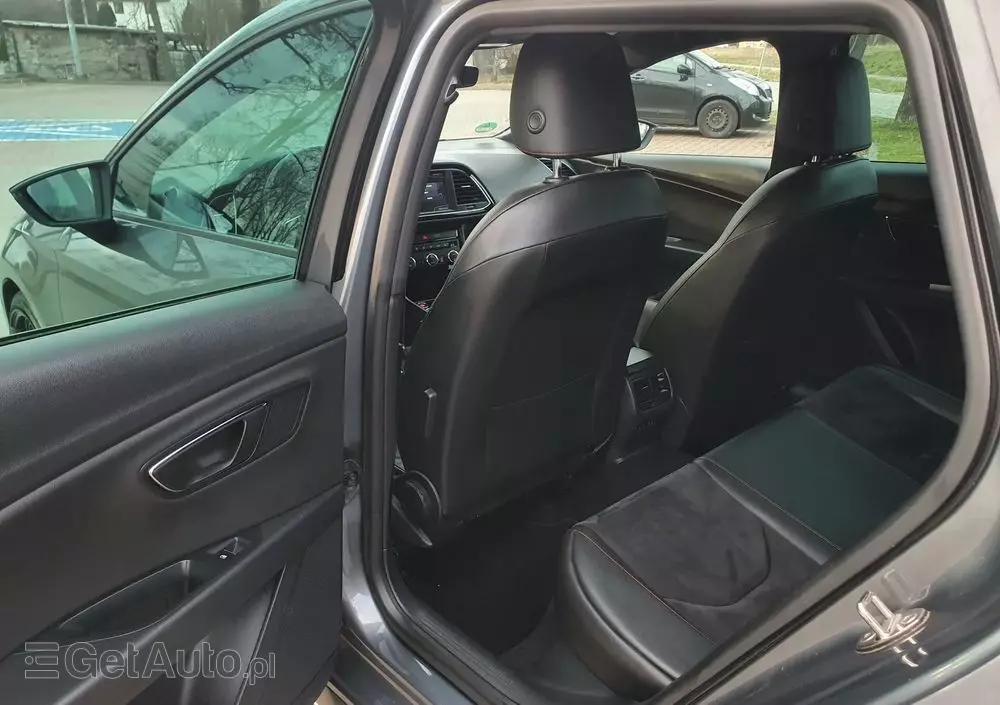 SEAT Leon 1.8 TSI FR Black S&S