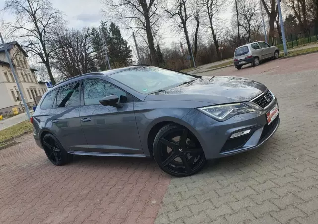 SEAT Leon 1.8 TSI FR Black S&S