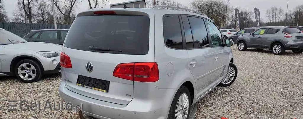 VOLKSWAGEN Touran 