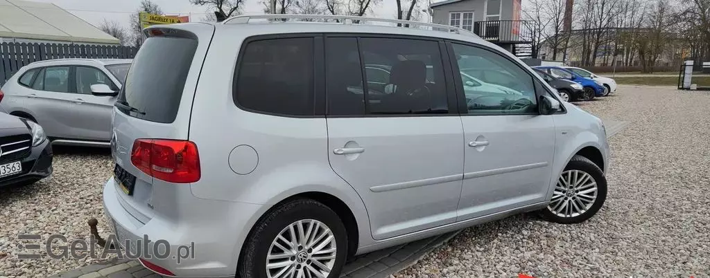 VOLKSWAGEN Touran 