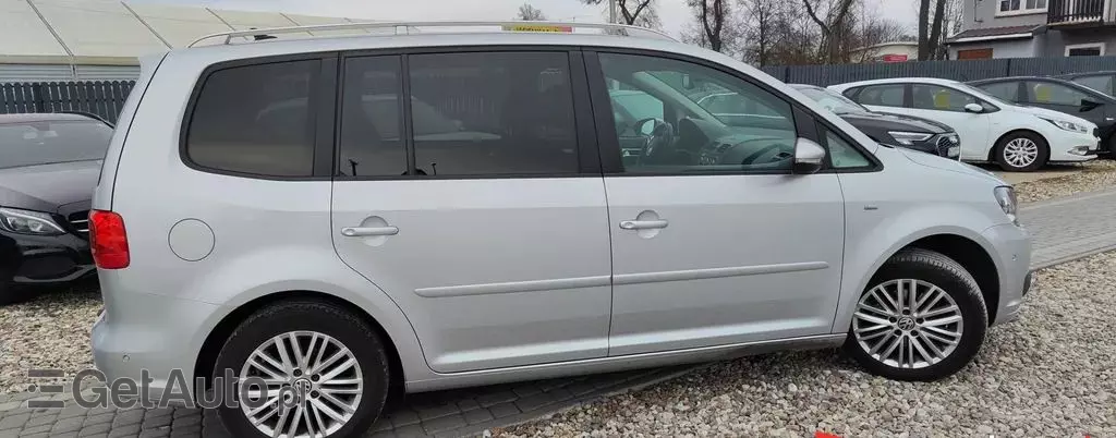 VOLKSWAGEN Touran 