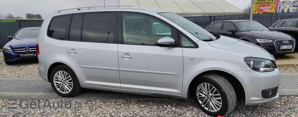 VOLKSWAGEN Touran 