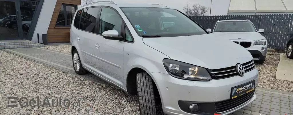VOLKSWAGEN Touran 