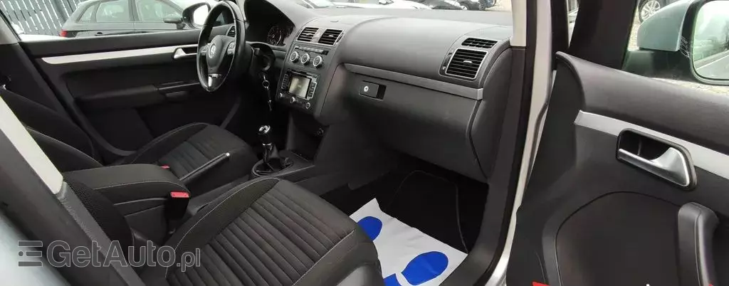 VOLKSWAGEN Touran 