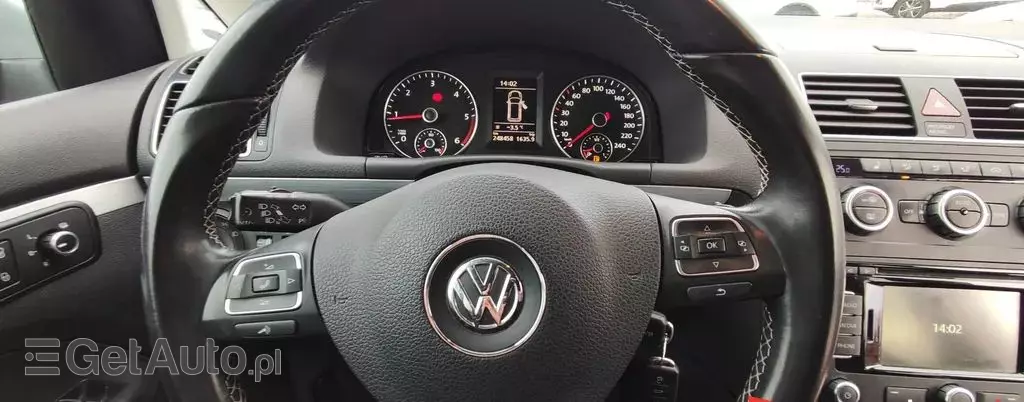 VOLKSWAGEN Touran 