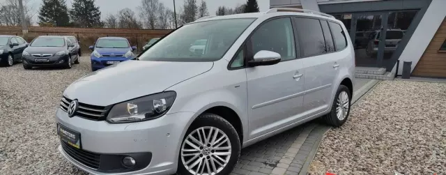VOLKSWAGEN Touran 