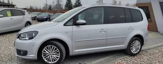 VOLKSWAGEN Touran 