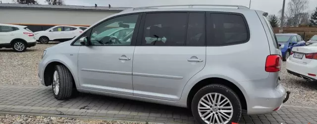 VOLKSWAGEN Touran 