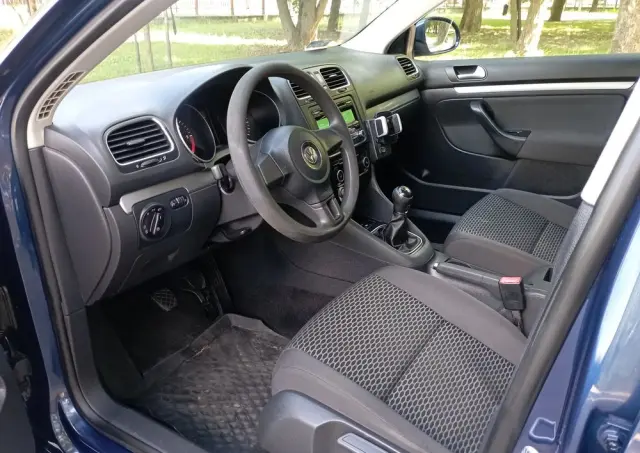 VOLKSWAGEN Golf 1.6 TDI Trendline