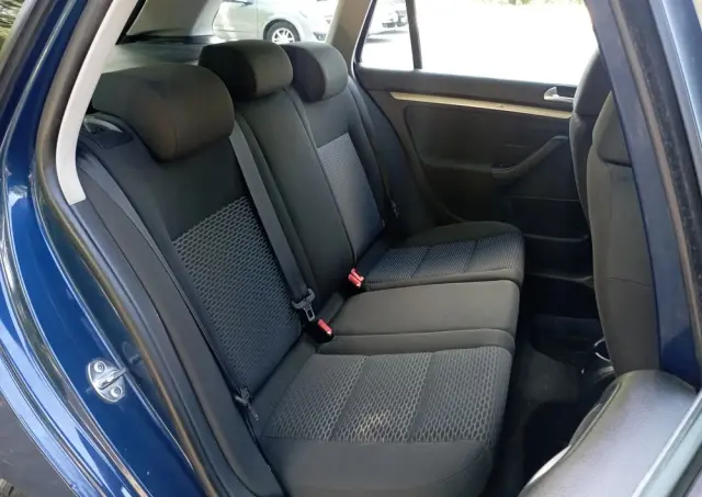 VOLKSWAGEN Golf 1.6 TDI Trendline