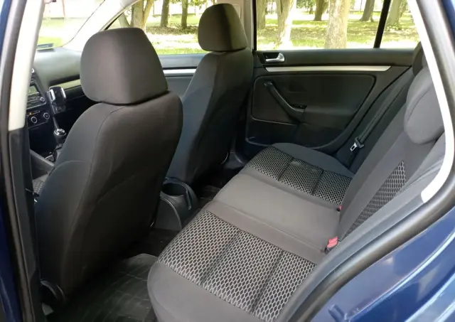VOLKSWAGEN Golf 1.6 TDI Trendline