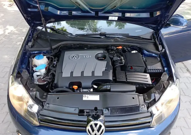 VOLKSWAGEN Golf 1.6 TDI Trendline