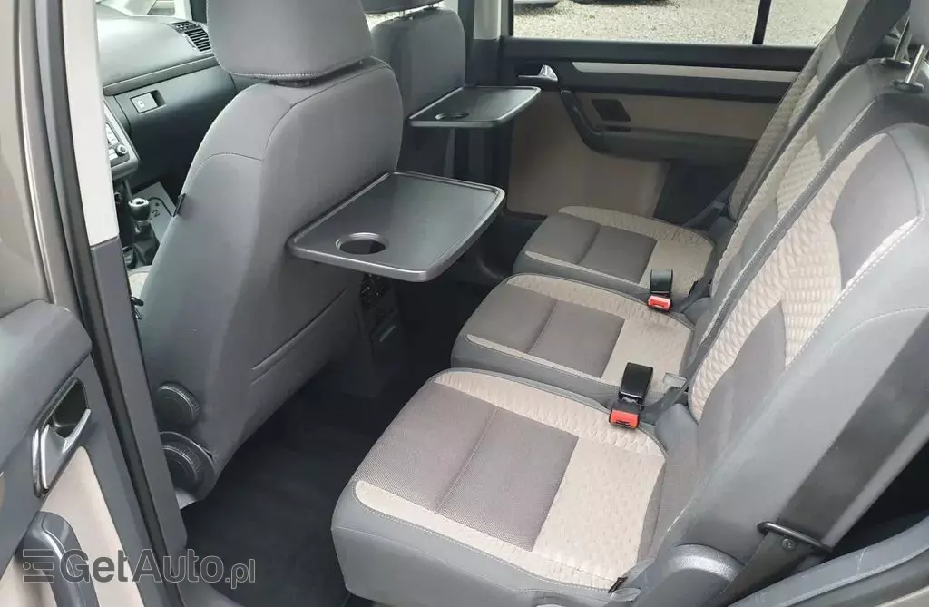 VOLKSWAGEN Touran 